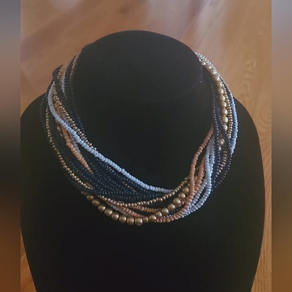 Multicolored earth tone Multiple Beaded Necklace. 🌴 - Picture 4 of 8